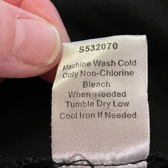 Goldray Sleeveless Blouse, Large - Picture 7 of 7